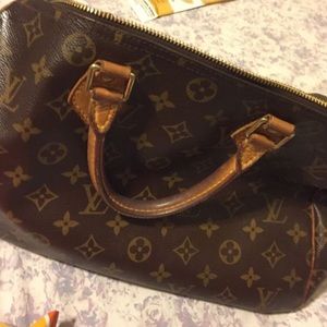 Louis Vuitton speedy bag